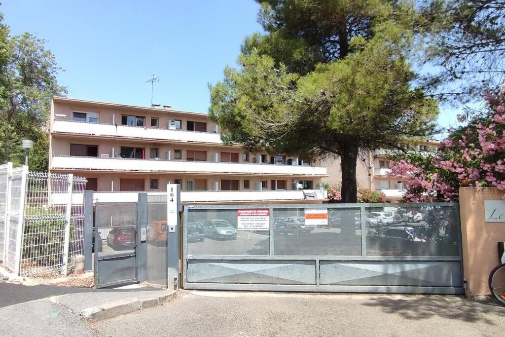 Michelet Studio Climatise Avec Balcon Et Parking Ferme Montpellier Luaran gambar